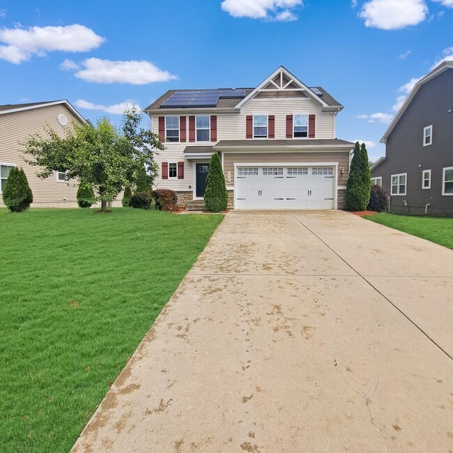 Photo - 4032 Edmonton Ct. N House