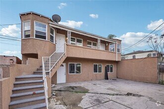 Building Photo - 122 W 110th St