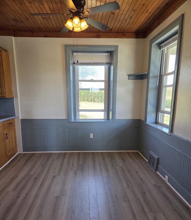 Building Photo - 545 Schoolhouse Rd