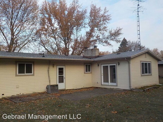 Building Photo - 1058 Cora Dr