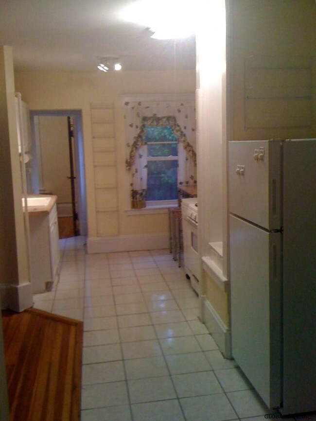 Foto del edificio - 3 Sprague Pl