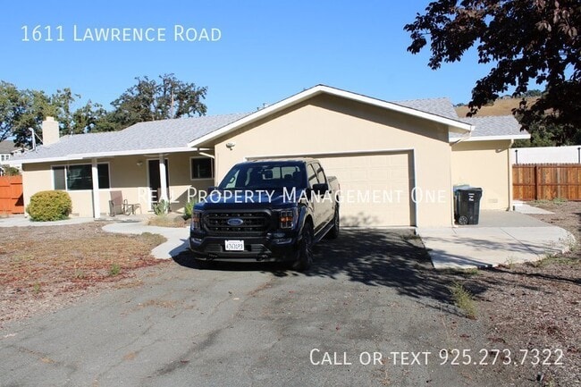 Building Photo - 1611 Lawrence Rd