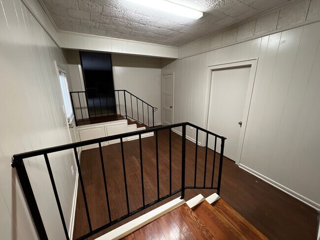 Building Photo - 210 St Michael St