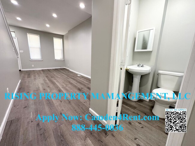 Building Photo - Large Renovated 2 Bedroom 1.5 Bathroom hom...