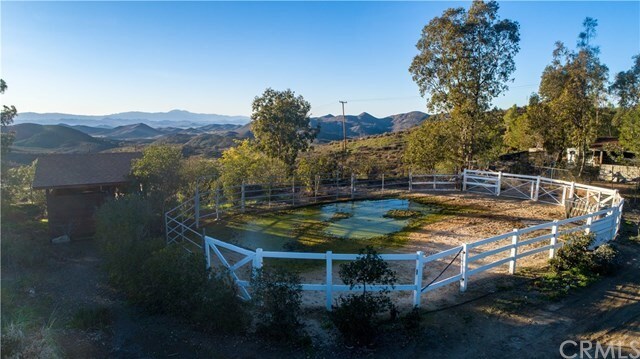 Foto del edificio - 33800 Black Mountain Rd