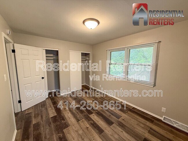 Foto del edificio - 5826 N 117th St