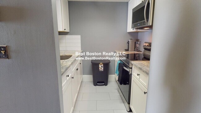 Building Photo - 65 Webster St