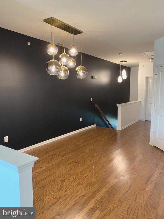 Building Photo - 910 Van Gogh Ct