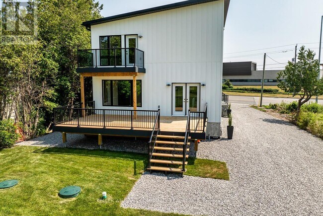 Photo du bâtiment - 2246 Durham Regional Hwy 2