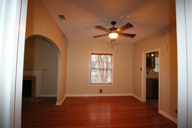 Building Photo - 139 Thomas Jefferson Dr