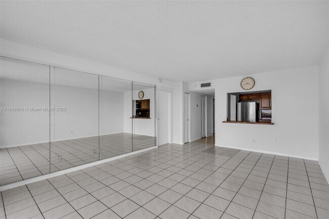 Foto del edificio - 13499 Biscayne Blvd