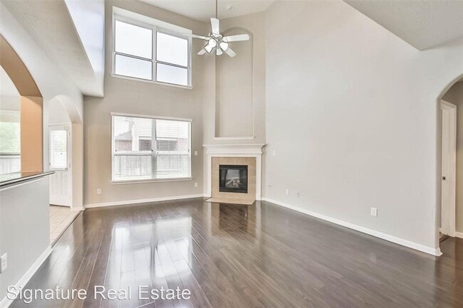 Building Photo - 4 br, 3.5 bath House - 3534 Tulip Trace Dr