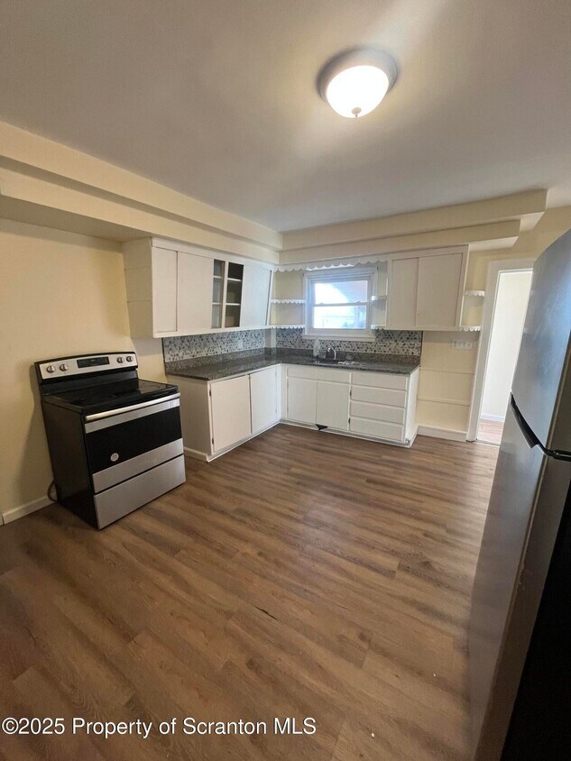 Foto principal - 1710 Cedar Ave