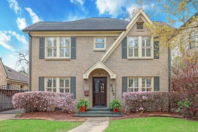 Foto del edificio - 2137 W Main St