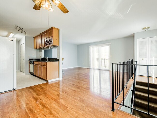 Building Photo - Welcome to this charming 2 bedroom, 1 bath...