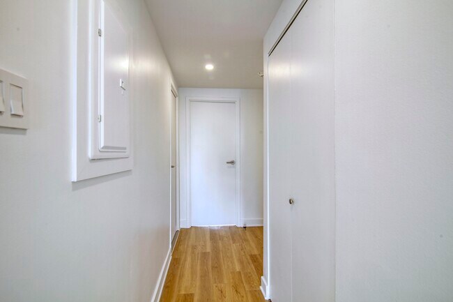 Building Photo - 3460 Rue Durocher