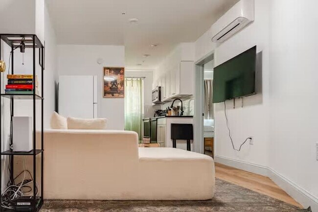 Foto del edificio - 1384 Ridge Ave