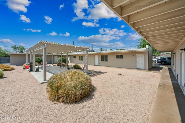 Building Photo - 3949 E Earll Dr