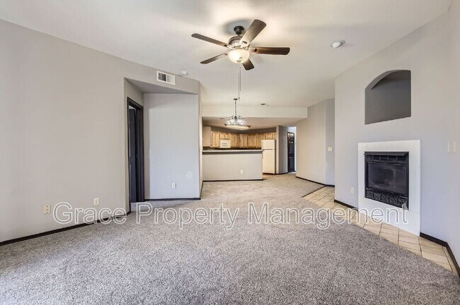 Foto del edificio - 8681 E Dry Creek Rd