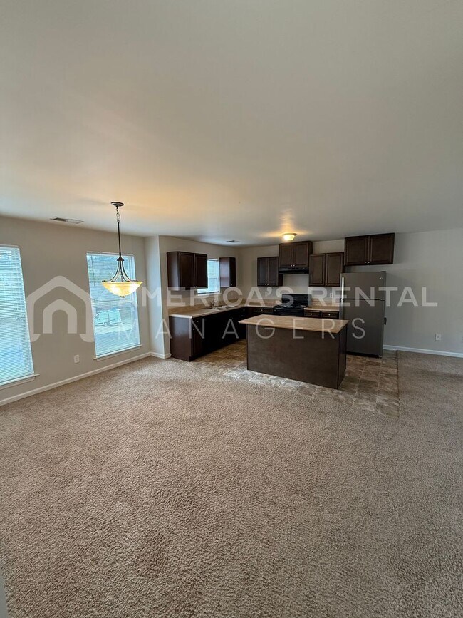 Foto del edificio - Home Available For Rent in Odenville - AVA...