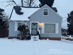 Building Photo - 5100 Thomas St