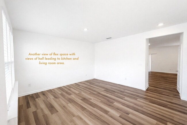 Foto del edificio - Like New 5 Bedroom Home with Community Amenities