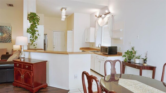 Building Photo - 2308 Spring Wagon Ln