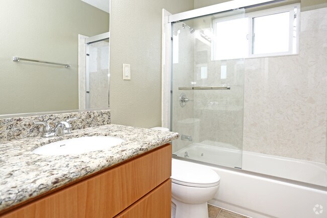 Foto del interior - Redwoods Apartments