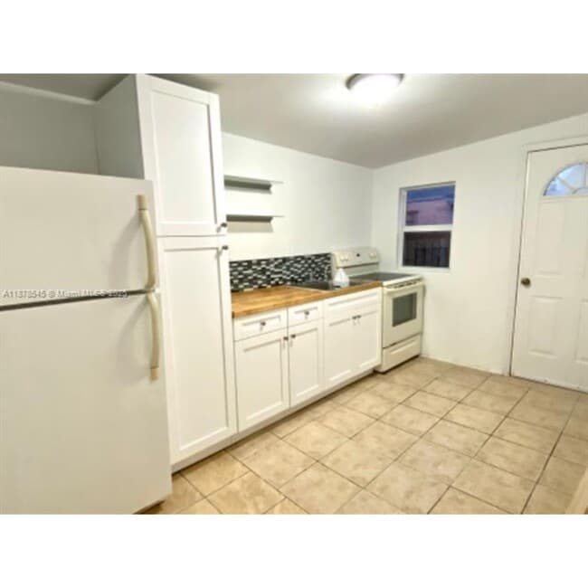 Foto del edificio - 4307 SW 9th St