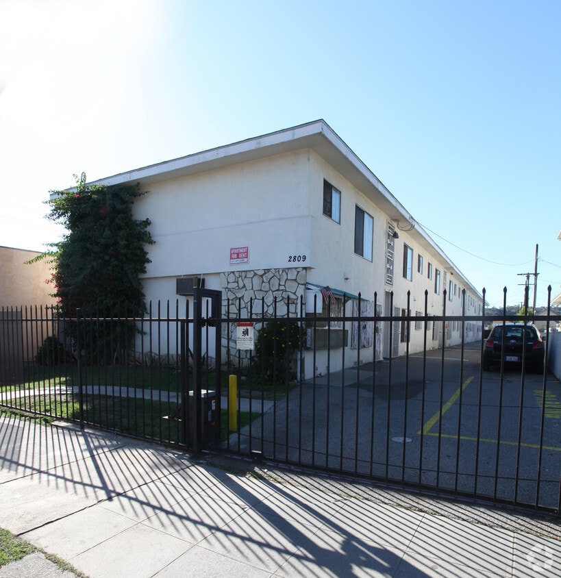 Building Photo - 2809 Pasadena Ave
