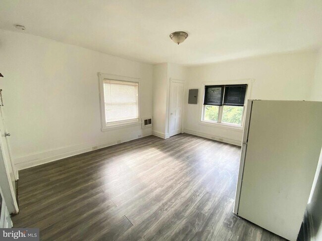 Foto del edificio - 4635 Leiper St