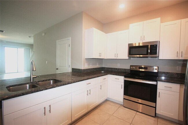 Foto del edificio - 812 Royal Empress Dr