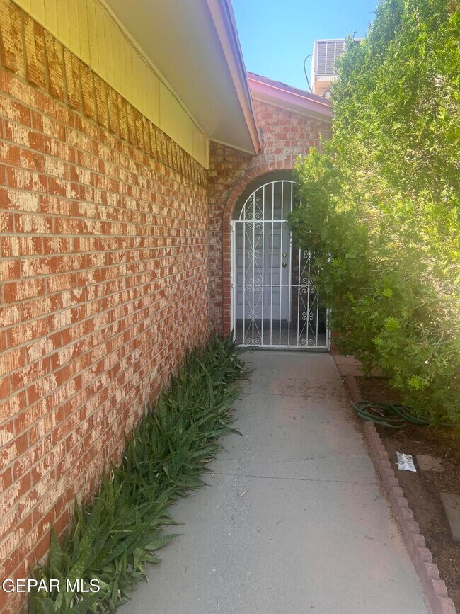 Foto del edificio - 5017 McCormick Ln
