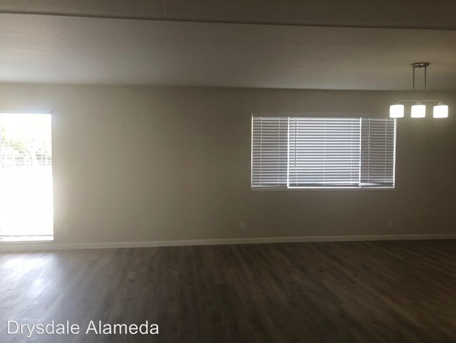 Building Photo - 3 br, 2 bath House - 1160 Broadway #A