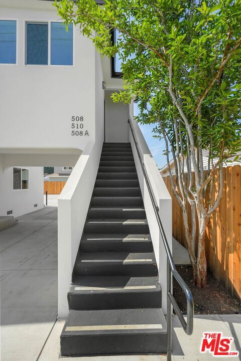Building Photo - 510 E Palmer Ave