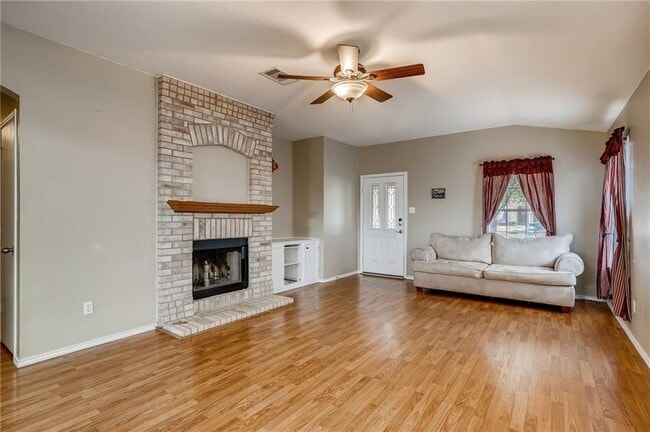 Building Photo - 17829 Violet Ln