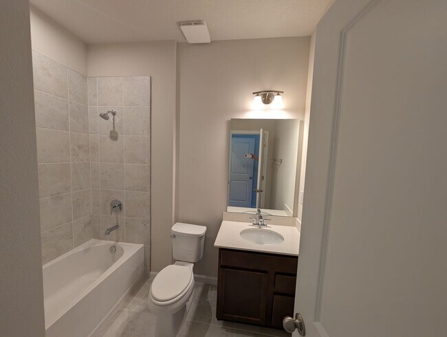 Building Photo - New Build, Large Feel 4 bedrooms 3 bath wi...