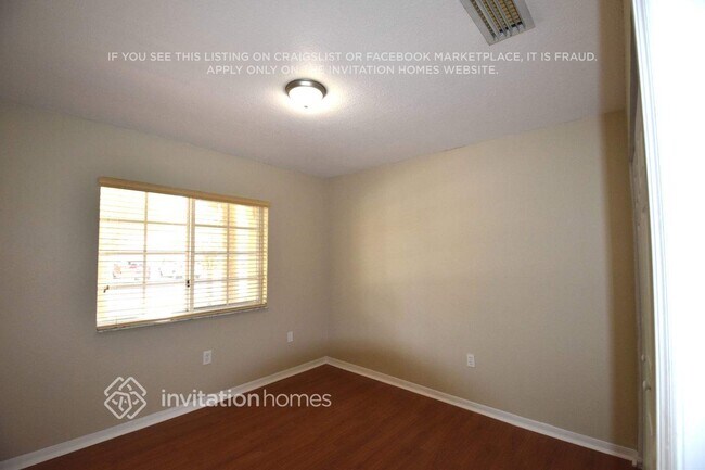 Foto del edificio - 16887 Crestview Ln
