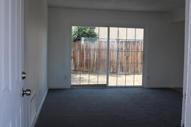 Building Photo - 144 E Avenue Q