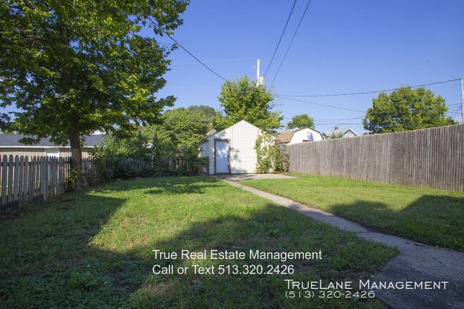 Building Photo - 816 Laurel Ave