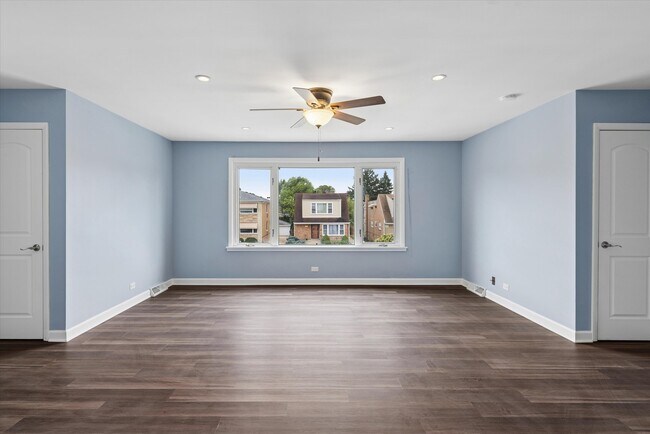 Foto del edificio - 6122 W Leland Ave