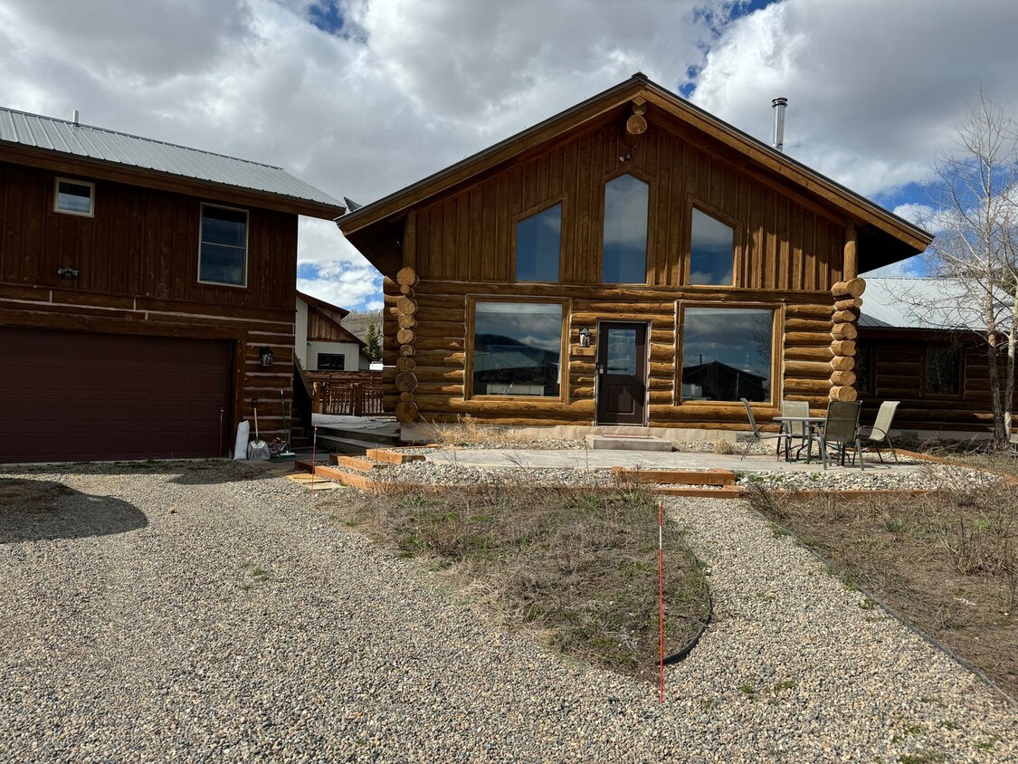 Primary Photo - CB South Single Family Home for rent!