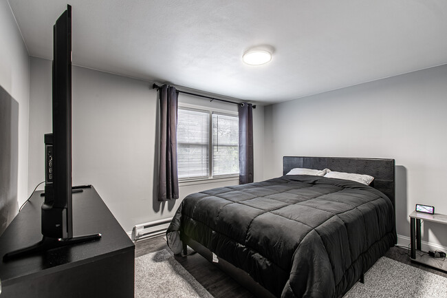 bedroom - 5126 75th St