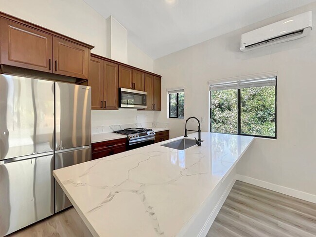 Foto del edificio - Charming 2BD/2BA Home in North Park W/ W/D...