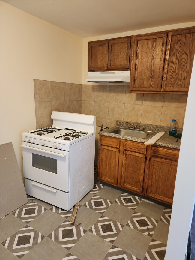 1020 Burnside Rd, Sharon Hill, PA 19079 Townhome Rentals in Sharon