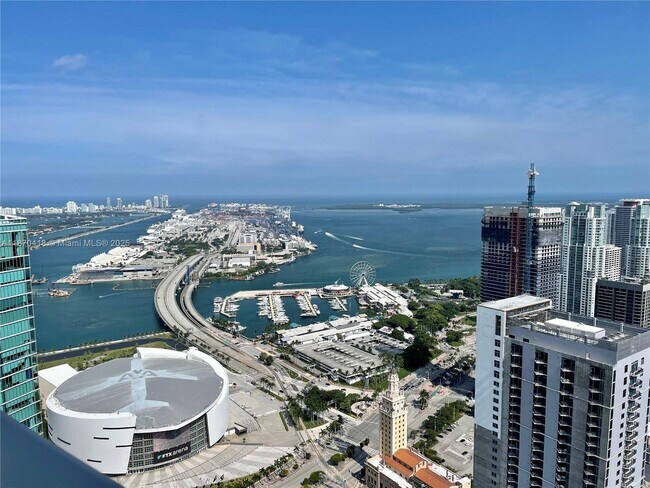 Building Photo - 851 NE 1st Ave