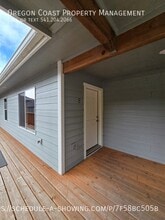 Building Photo - 170 SW Strawberry Ln