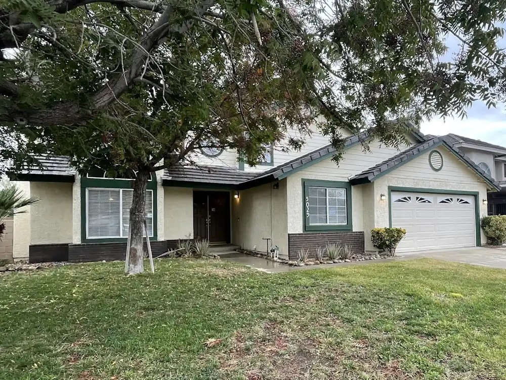 Primary Photo - 5028 W Avenue M