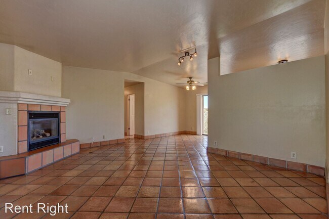 Building Photo - 3 br, 2 bath House - 1811 Short Line Lane