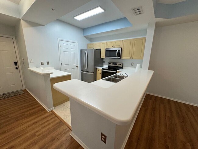 Foto del edificio - 2 bedroom 2 bathroom Condo In Enclave at C...